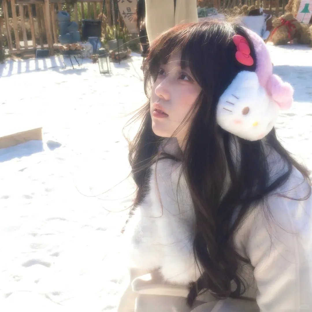 进京寻亲，被哥哥死对头宠翻天